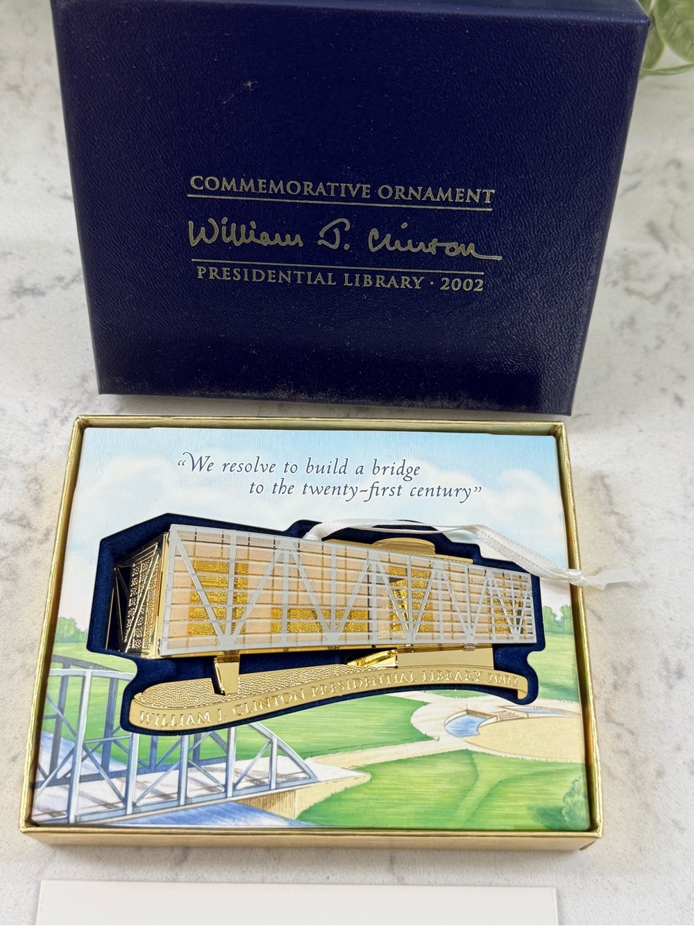 2002 William J. Clinton Presidential Library Commemorative Ornament Gold Tone
